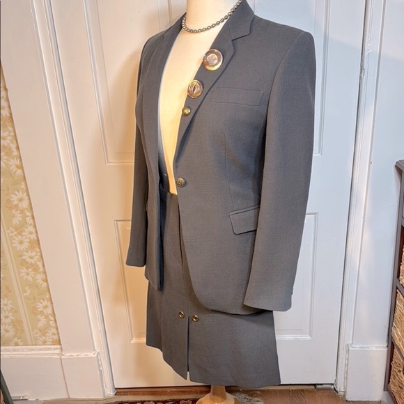 Vintage EUC Emporio Armani Beautifully Embellished Gray/Blue Suit Jacket/Skirt 🤩 - Picture 6 of 16